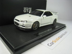 NISSAN SKYLINE GT-R R34 V SPEC II 1/43 EBBRO (WHITE)