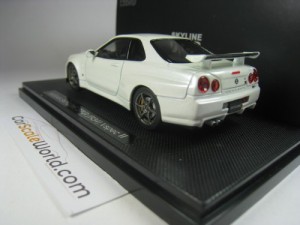 NISSAN SKYLINE GT-R R34 V SPEC II 1/43 EBBRO (WHITE)