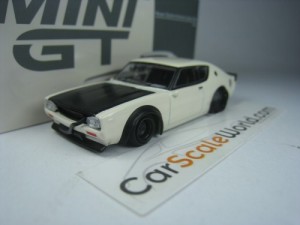 NISSAN SKYLINE KENMERI LIBERTY WALK 1/64 MINI GT (WHITE)