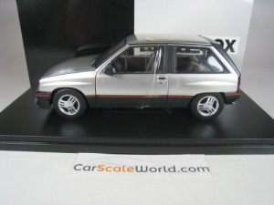 OPEL CORSA SR 1985 1/24 WHITEBOX (SILVER)