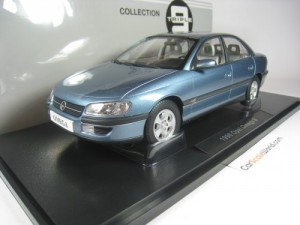 OPEL OMEGA B 1996 1/18 TRIPLE9 (POLAR BLUE METALLIC)