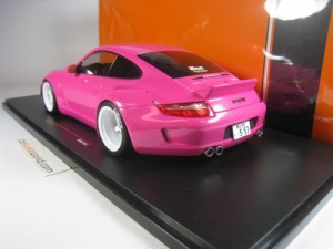 RAUH WELT - RWB PORSCHE 911 (997) 1/18 IXO (PINK)