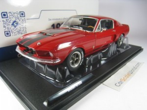 SHELBY GT 500 1967 1/18 SOLIDO (RED/BLACK STRIPES)