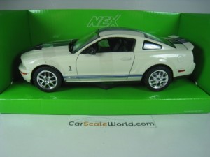 SHELBY GT500 2007 1/24 WELLY (WHITE/BLUE STRIPES)