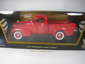 STUDEBAKER COUPE EXPRESS 1937 1/18 ROAD SIGNATURE - LUCKY DIECAST (RED)