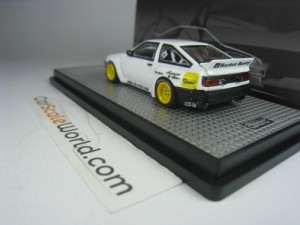 TOYOTA AE86 TRUENO PANDEM ROCKET BUNNY 1/64 INNO64 (WHITE)