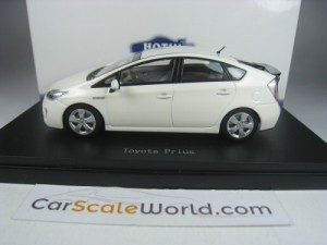 TOYOTA PRIUS 2010 1/43 EBBRO (SUPER WHITE II)