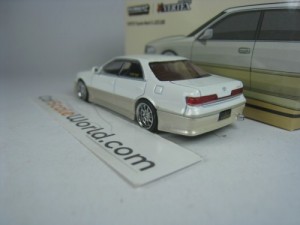 VERTEX TOYOTA MARK II JZX100 1/64 TARMAC /WHITE)