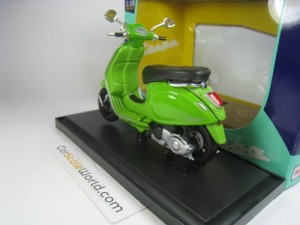 VESPA SPRINT 150 ABS 2017/2018 1/18 MAISTO (GREEN)