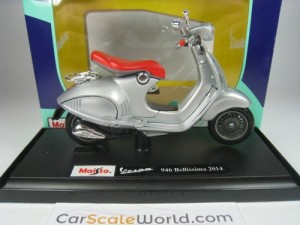 VESPA 946 BELLISSIMA 2014 1/18 MAISTO (SILVER)