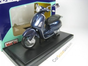 VESPA GRANTURISMO 2003 1/18 MAISTO RBA FABBRI (BLUE)