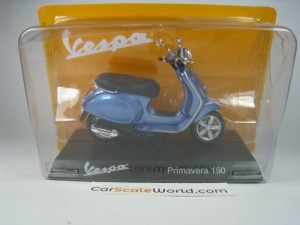 VESPA PRIMAVERA 150 2014 1/18 MAISTO CENTAURIA (BLUE) WITH BLISTER