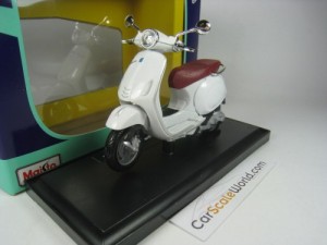 VESPA PRIMAVERA 150 2014 1/18 MAISTO (WHITE) 