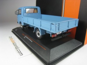 VOLKSWAGEN LT 28 PICK-UP 1978 1/43 IXO (LIGHT BLUE)