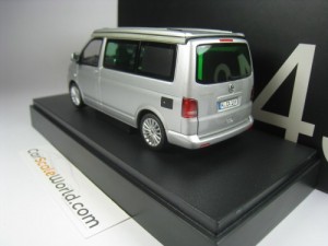 VOLKSWAGEN T5 CALIFORNIA FACELIFT 1/43 MINICHAMPS (SILVER)