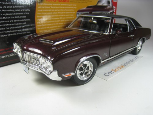 OLDSMOBILE CUTLASS SX 1970 1/18 AUTOWORLD (BURGUNDY MIST)