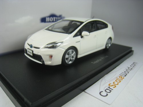 TOYOTA PRIUS 2010 1/43 EBBRO (SUPER WHITE II)