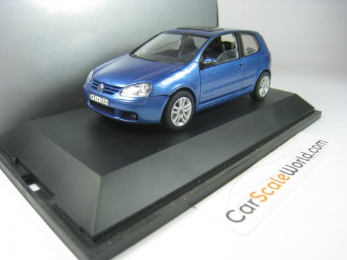 VOLKSWAGEN GOLF V 1/43 SCHUCO (LIGHT BLUE)